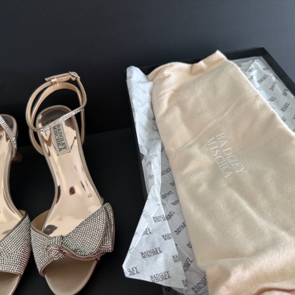 Badgley Mischka Women's Nude Remi Kitten Evening Heel Sandals, NEW pick size - Picture 9 of 9